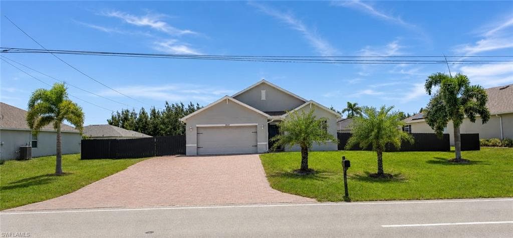 1702 Embers Pkwy, Cape Coral