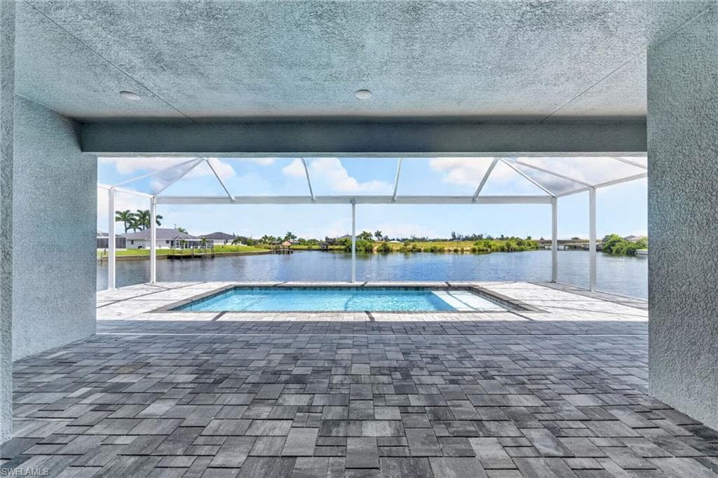 913 33rd Pl, Cape Coral, photo 3