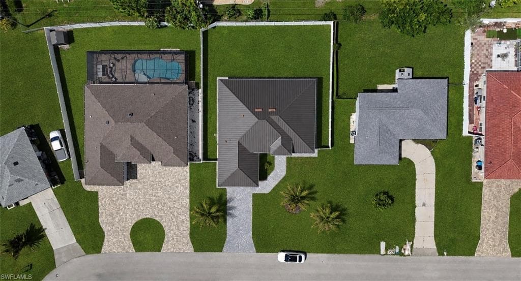 427 21st Ter, Cape Coral, photo 2