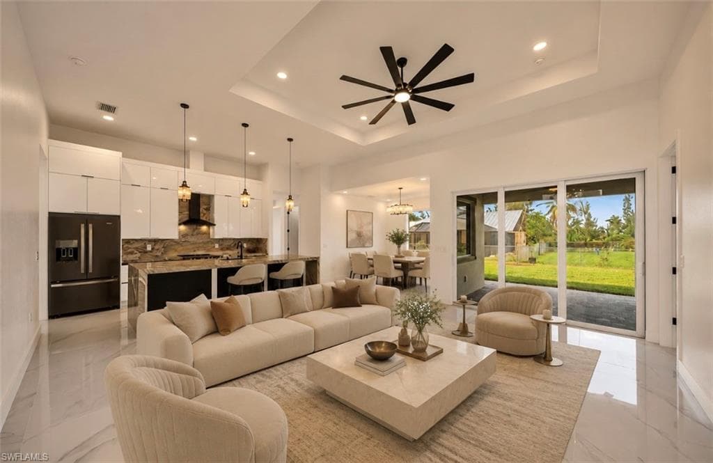 427 21st Ter, Cape Coral, photo 3