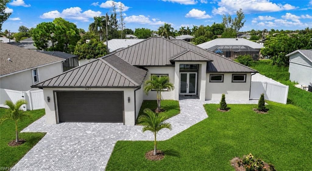 427 21st Ter, Cape Coral