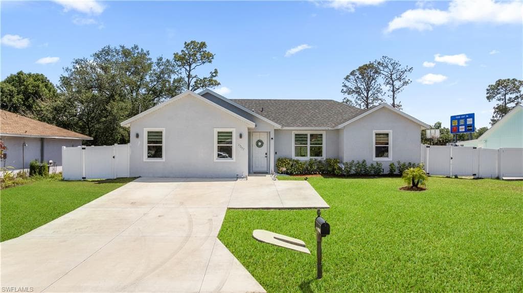 27257 Pinecrest Ln, Bonita Springs, photo 2