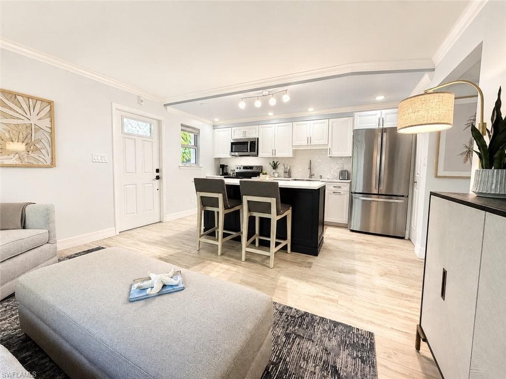 960 7th St #103, Naples, photo 2