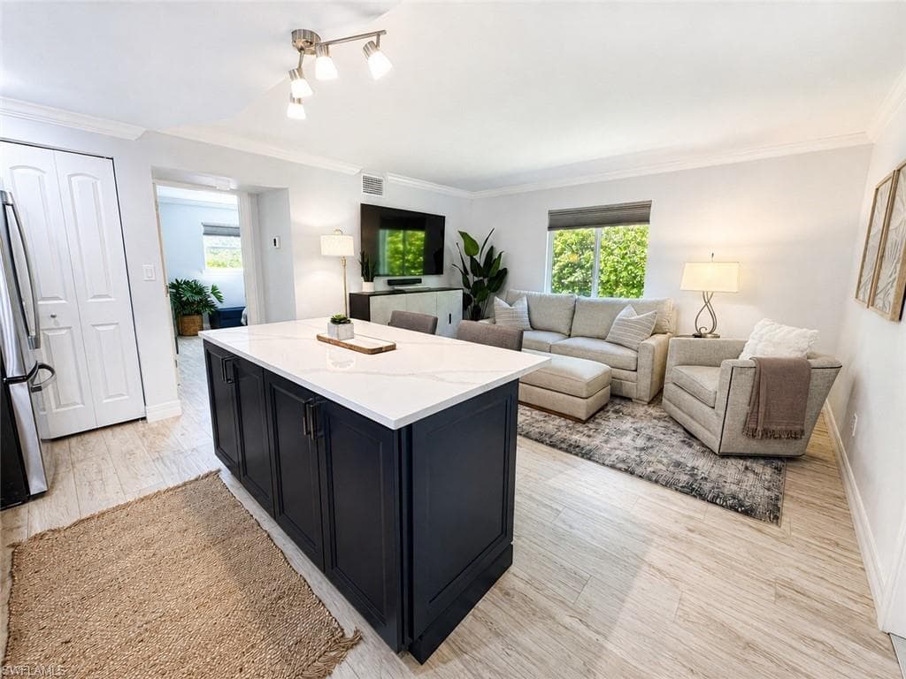 960 7th St #103, Naples, photo 3