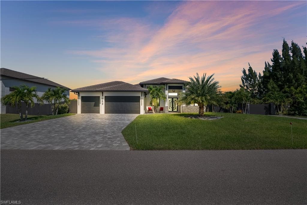 643 18th Ct, Cape Coral