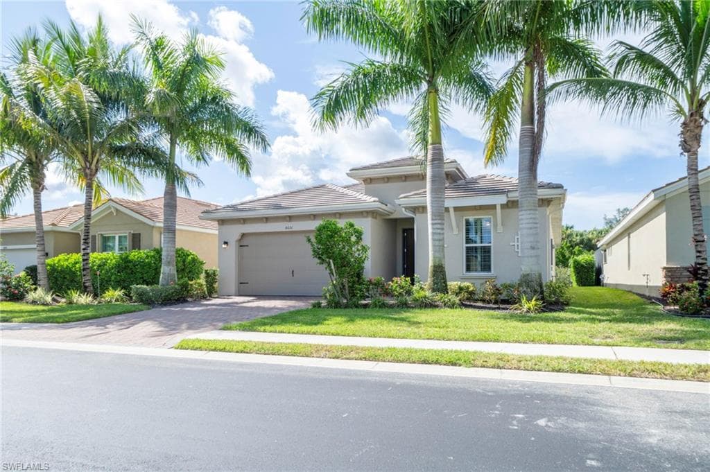 8051 Venetian Pointe Dr, Fort Myers, photo 2