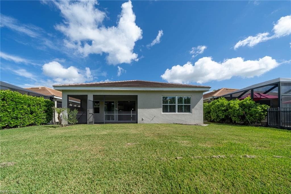 8051 Venetian Pointe Dr, Fort Myers, photo 3