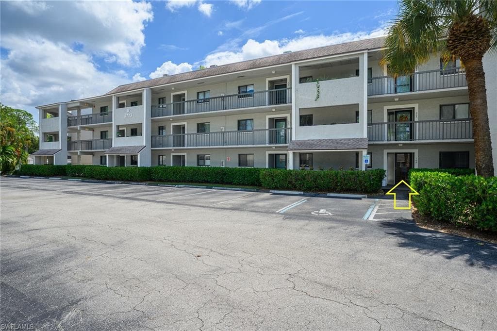 5773 Gage Ln #104b, Naples