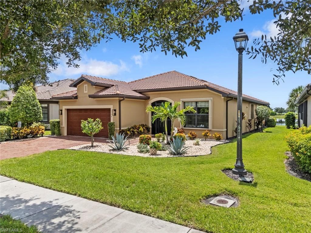 6244 Victory Dr, Ave Maria