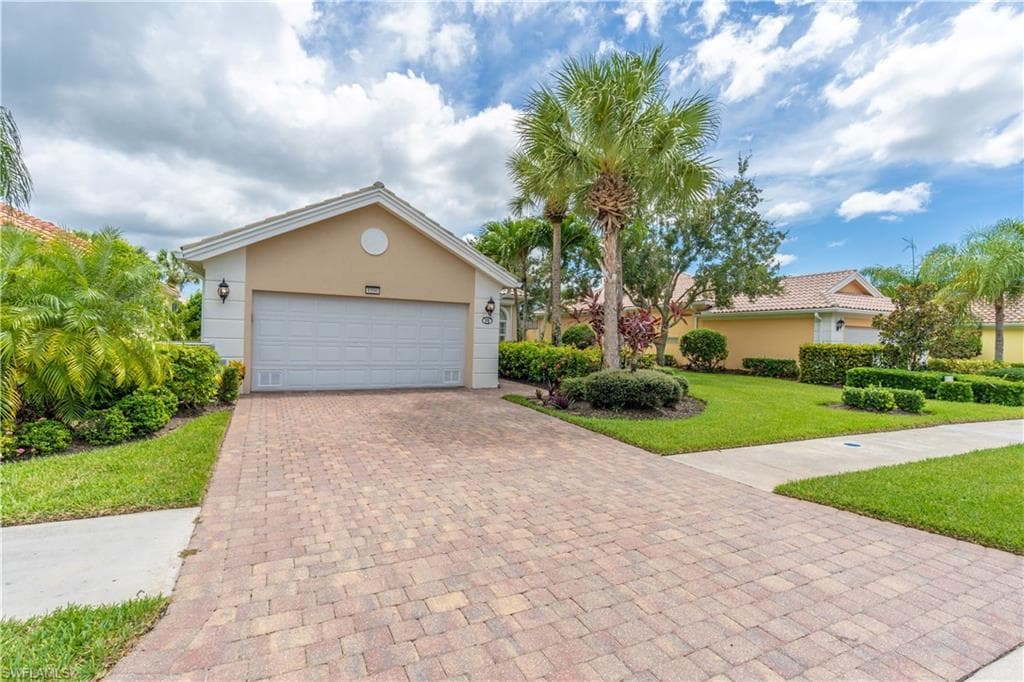 8556 Alessandria Ct, Naples, photo 2