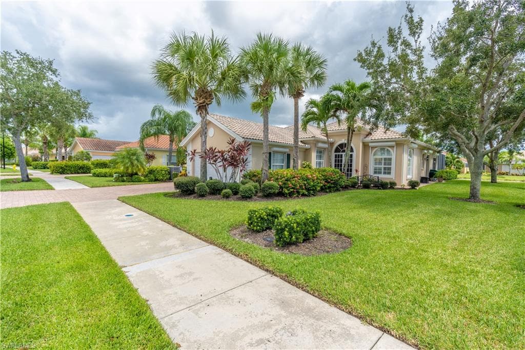 8556 Alessandria Ct, Naples, photo 3