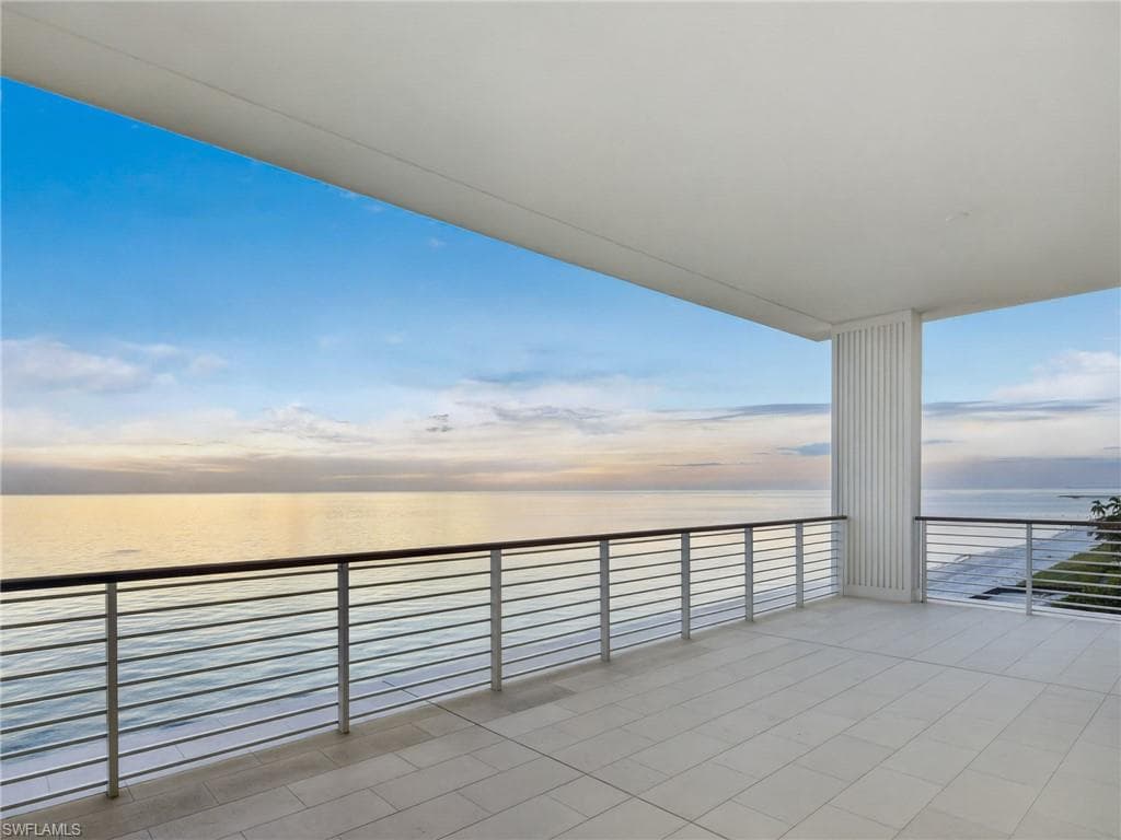 901 Gulf Shore Blvd #c-502, Naples