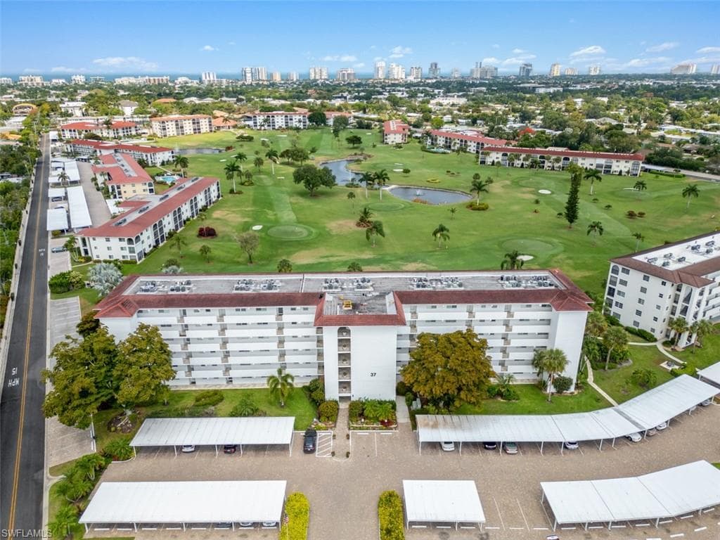 37 High Point Cir #208, Naples