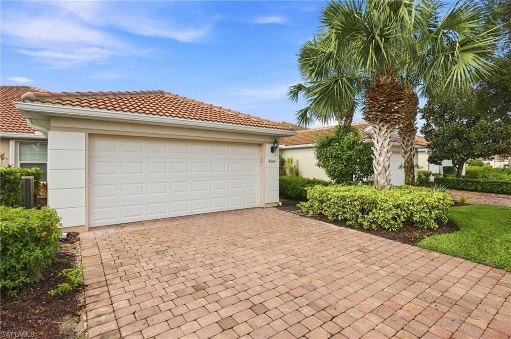 8664 Genova Ct, Naples, photo 2