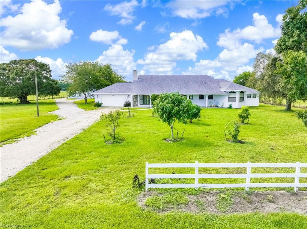1330 Purple Martin Dr, Naples, photo 2