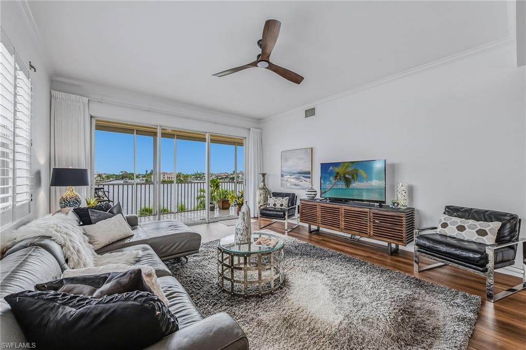 9566 Gulf Shore Dr #201, Naples