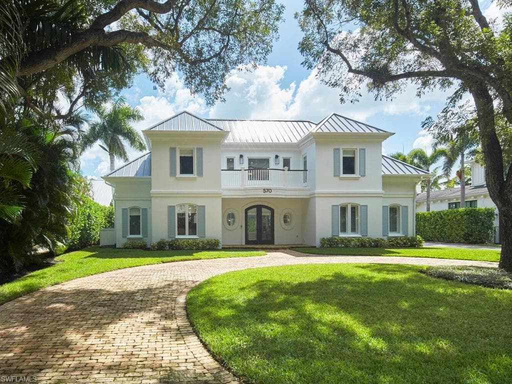 570 2nd Ave, Naples