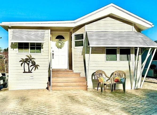 427 Vanda Sanctuary #427, Naples