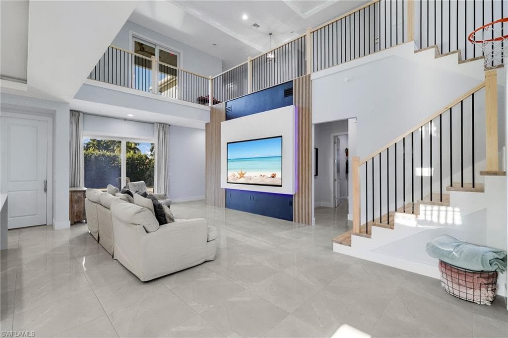 1252 Biltmore Dr, Fort Myers, photo 2