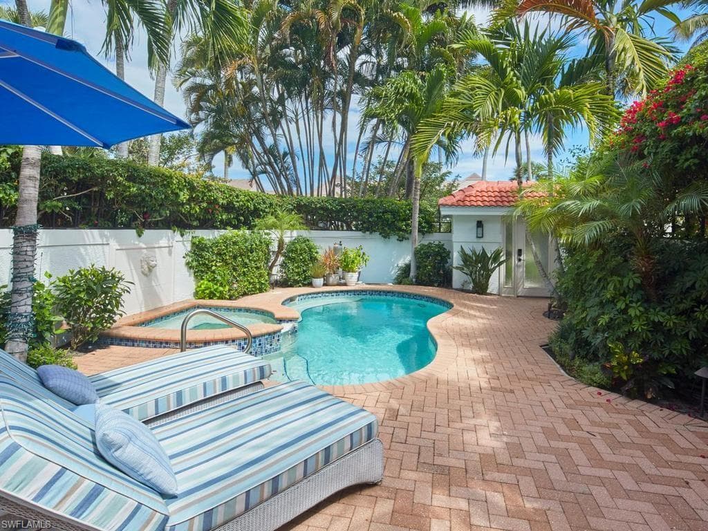 430 10th Ave #305, Naples, photo 3