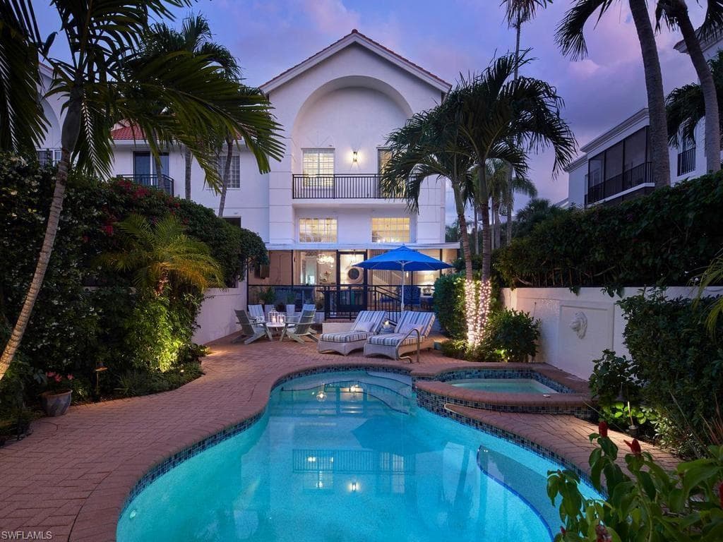 430 10th Ave #305, Naples