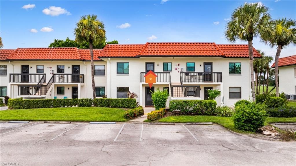 4186 27th Ct #105, Naples