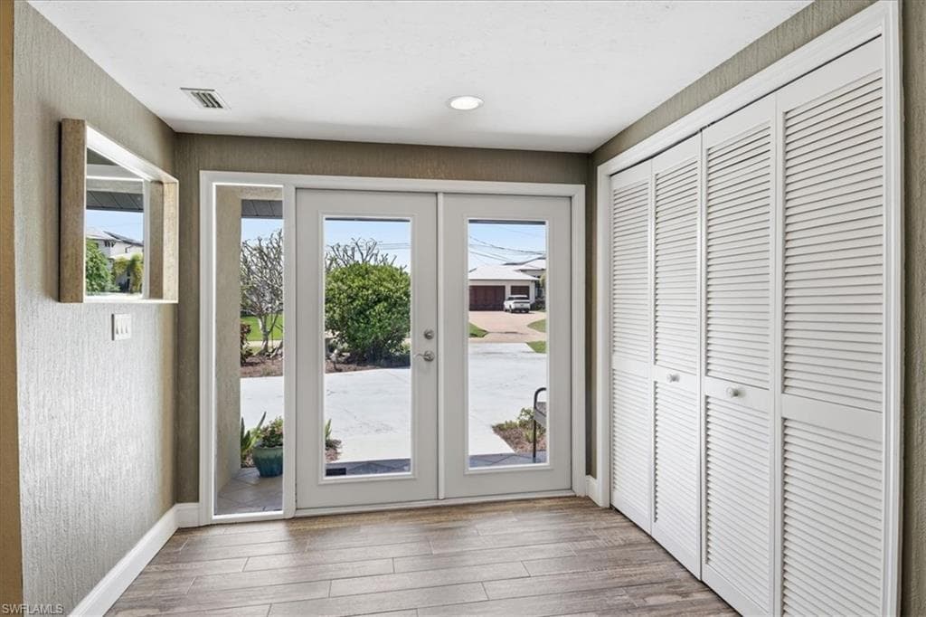 1812 Coral Cir, North Fort Myers, photo 3