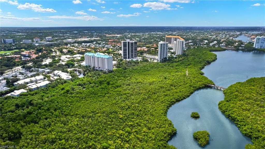 5817 Glencove Dr #405, Naples, photo 2