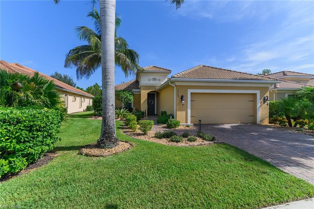 14487 Manchester Dr, Reflection Lakes of Naples