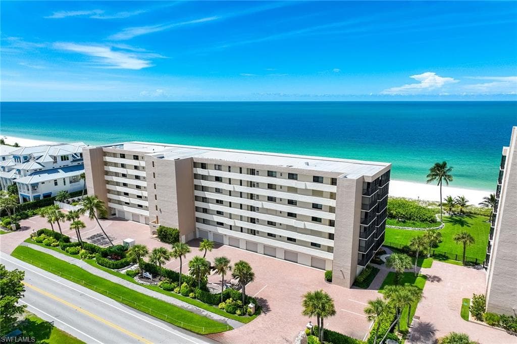 10475 Gulf Shore Dr #114, Naples