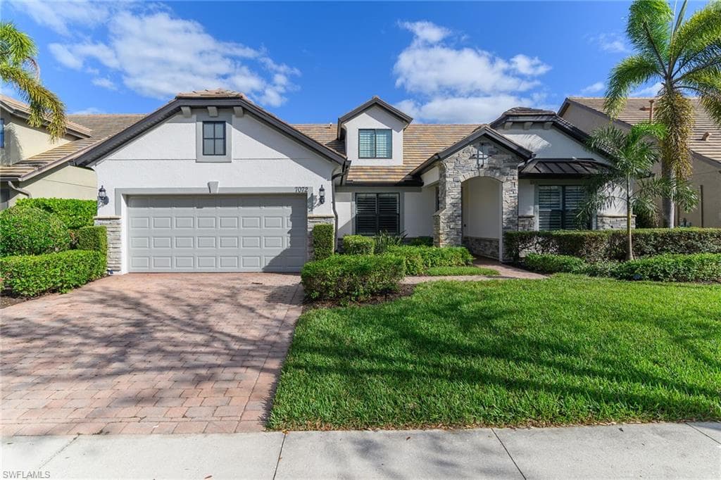 7072 Live Oak Dr, Naples