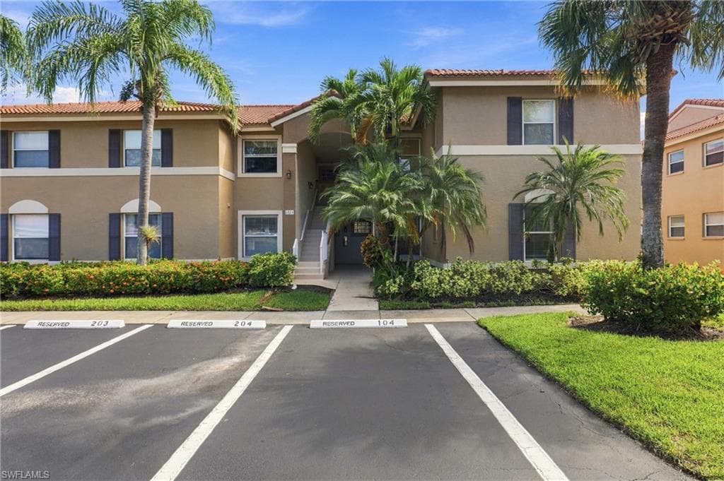 6560 Huntington Lakes Cir #104, Naples