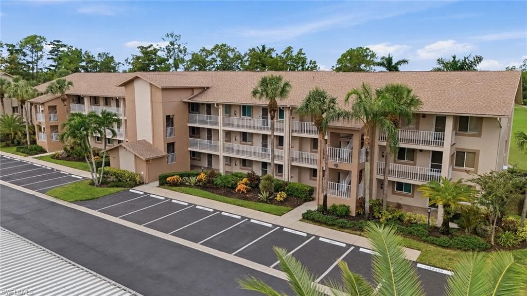 7300 Glenmoor Ln #205, Naples