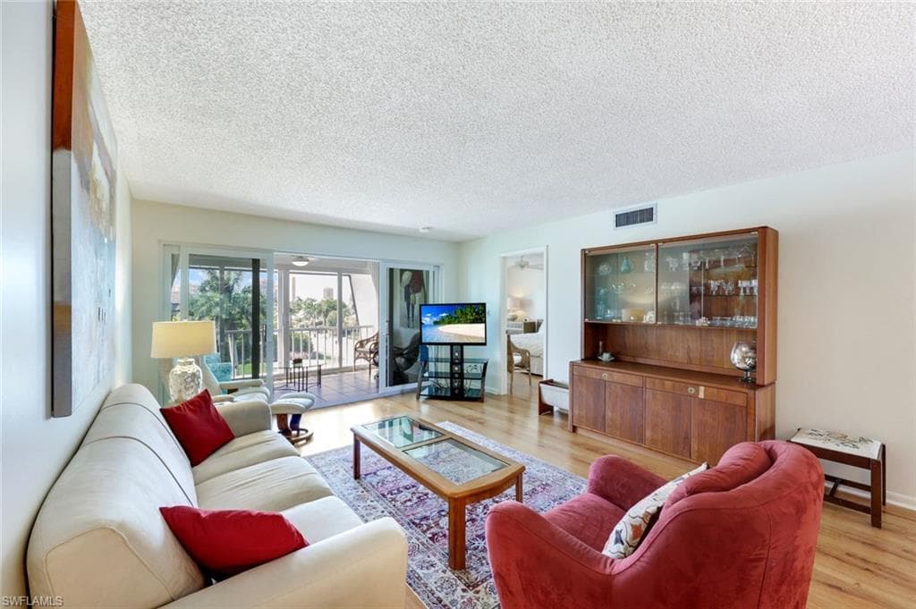 4200 Belair Ln #302, Naples, photo 3
