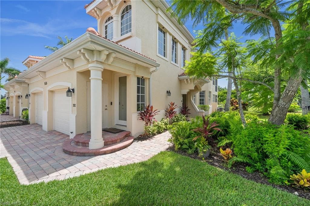 5626 Cape Harbour Dr #102, Cape Coral