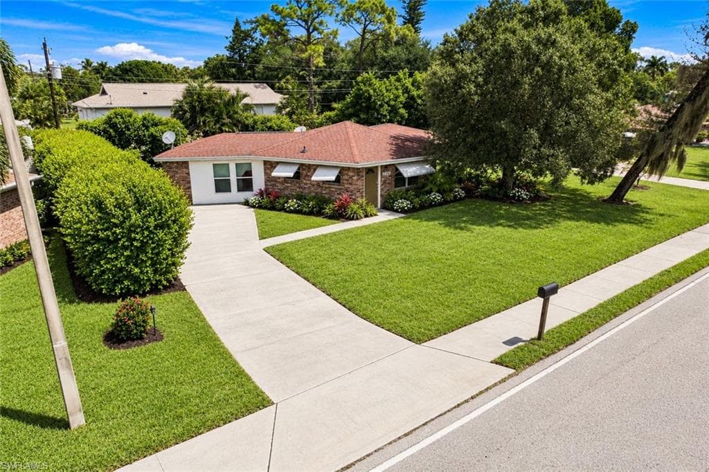 9829 Pennsylvania Ave, Bonita Springs, photo 2