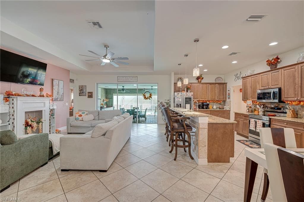 4910 Bygone St, Lehigh Acres, photo 3