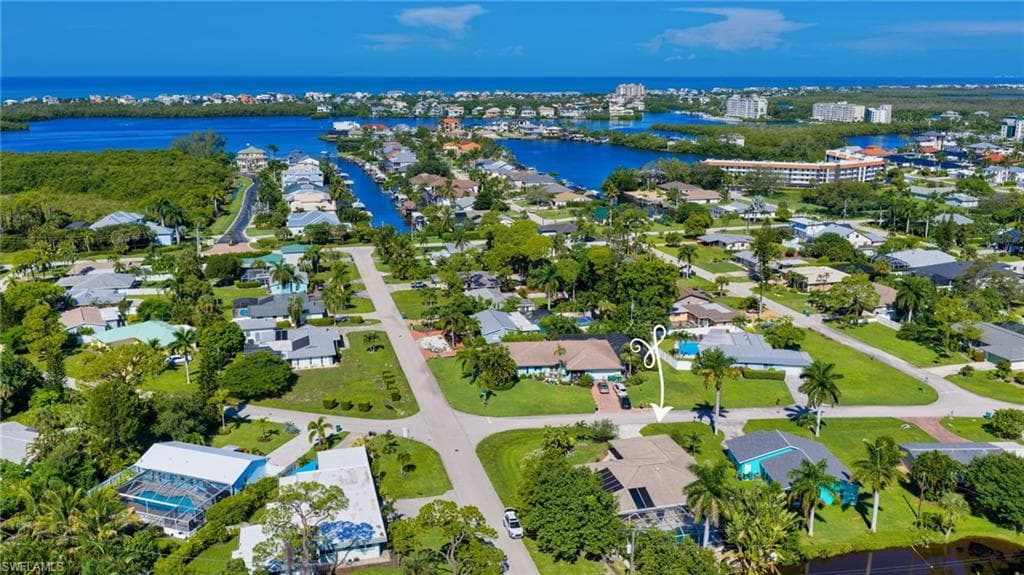 688 Valley Dr, Bonita Springs