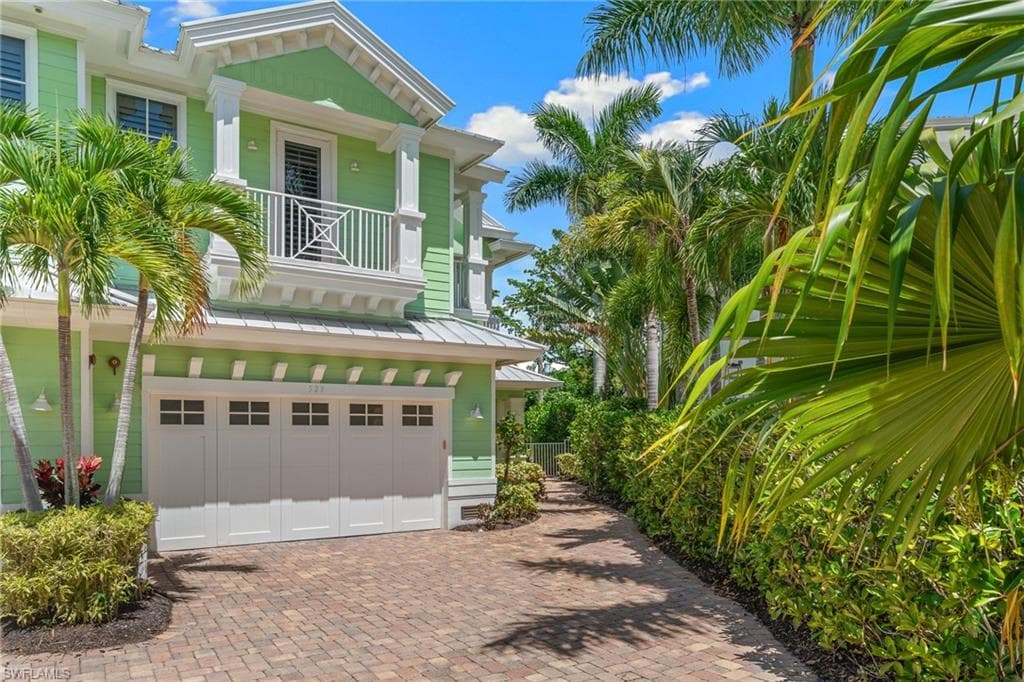 529 Fairway Ter, Naples