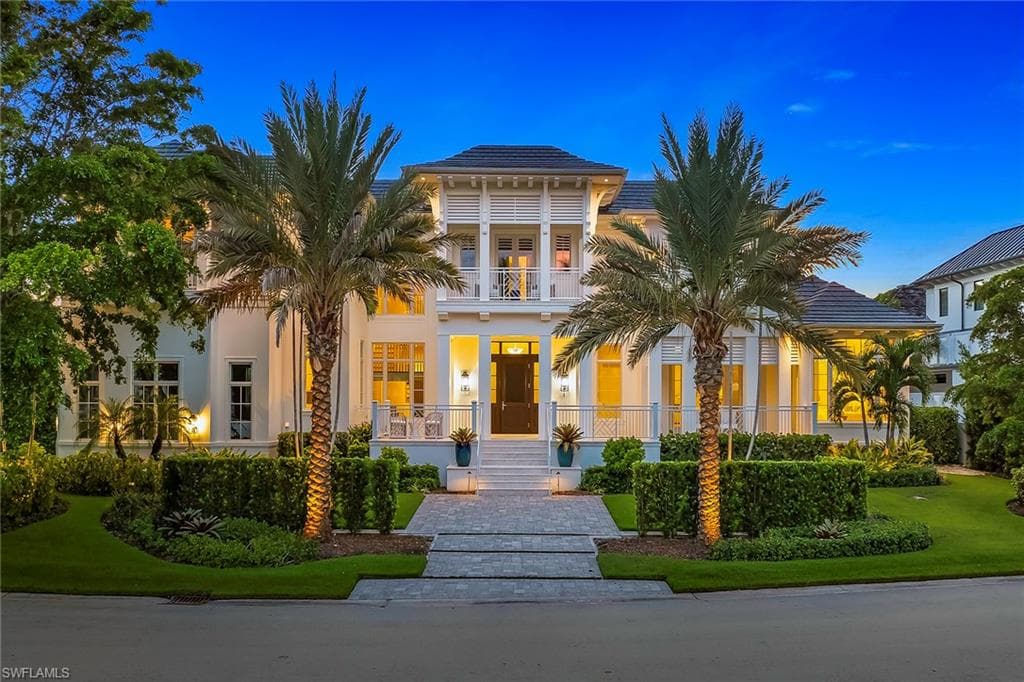 12 Sabre Ln, Naples