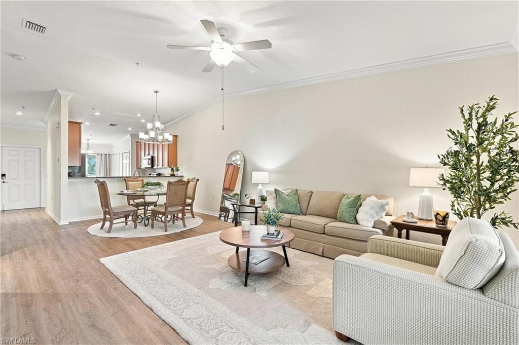 9832 Venezia Cir #1025, Naples