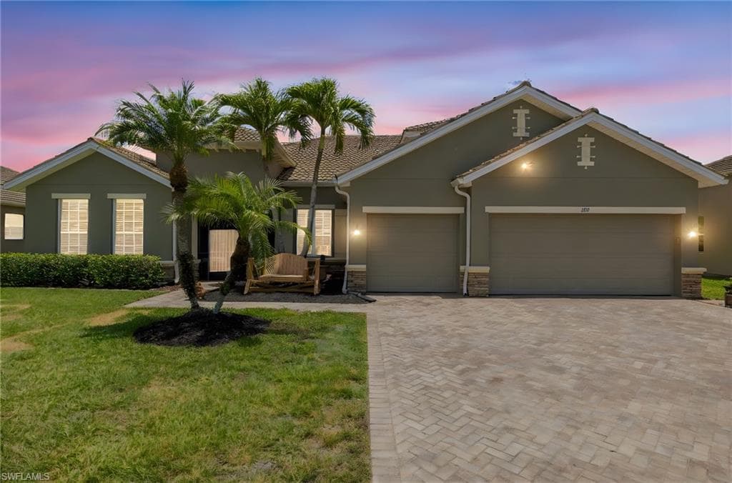 2115 Grove Dr, Naples, photo 2