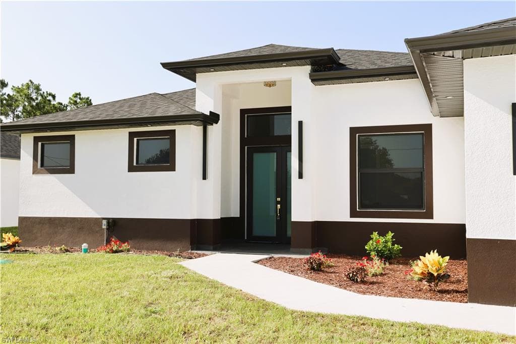 1216 Delores St, Lehigh Acres, photo 2