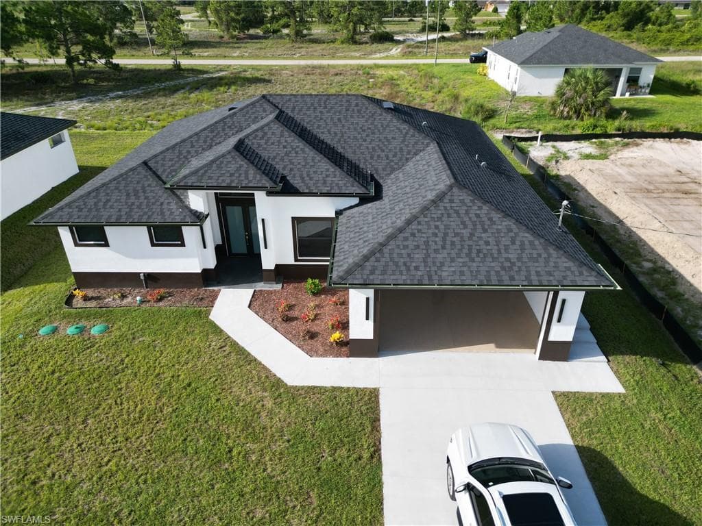 1216 Delores St, Lehigh Acres, photo 3