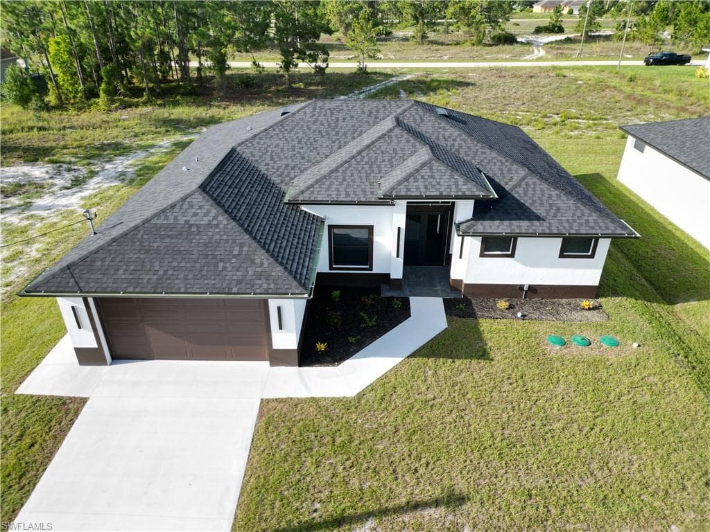 1214 Delores St, Lehigh Acres, photo 2