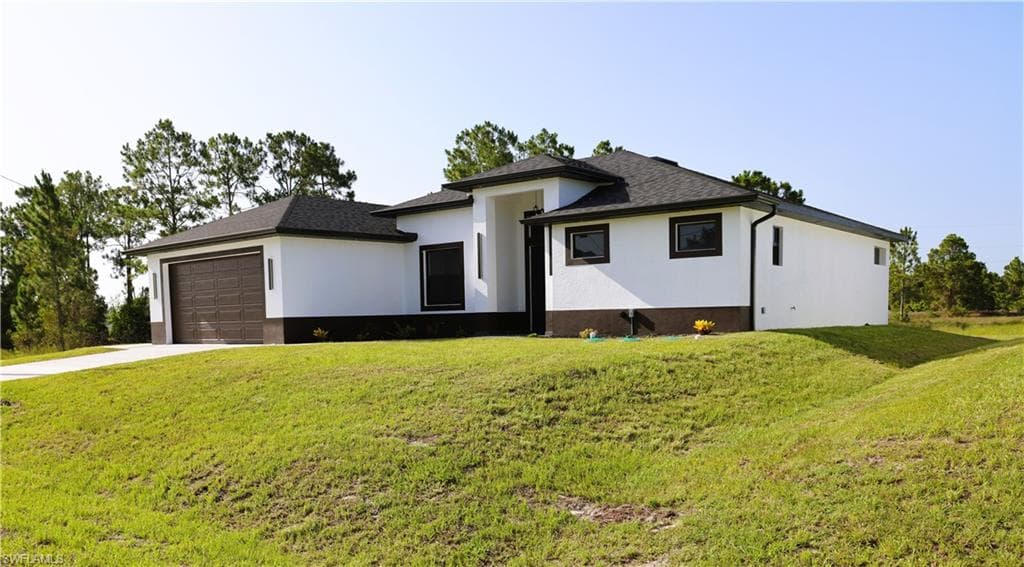 1214 Delores St, Lehigh Acres, photo 3