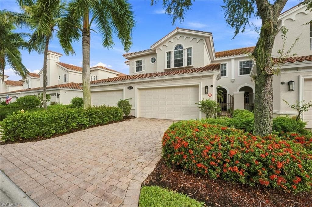 9038 Cascada Way #101, Naples