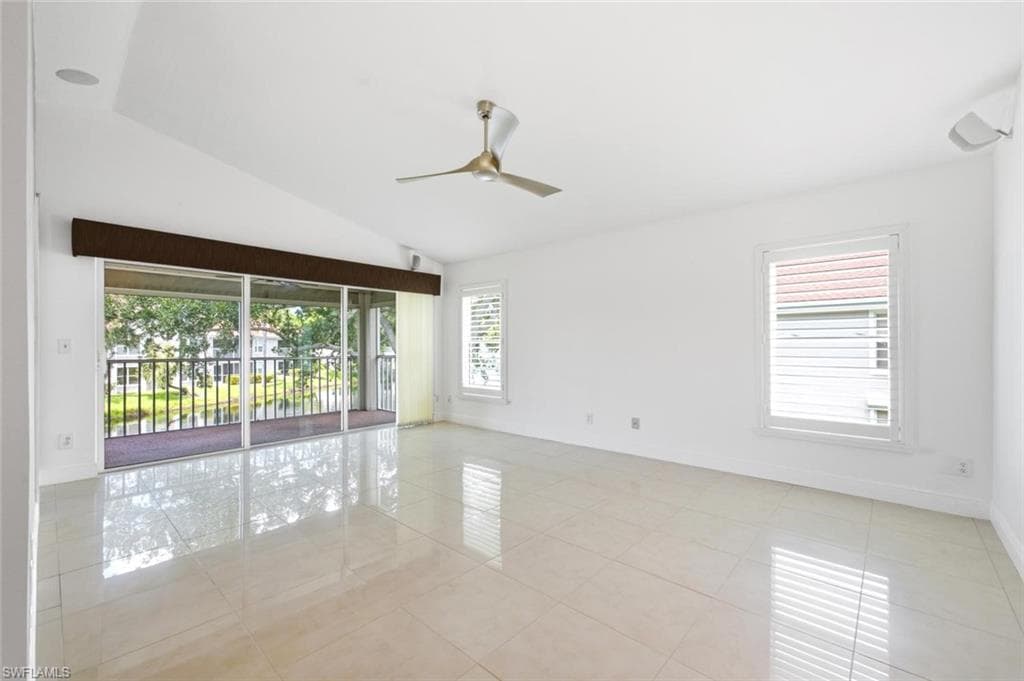 9856 Luna Cir #204, Naples, photo 3