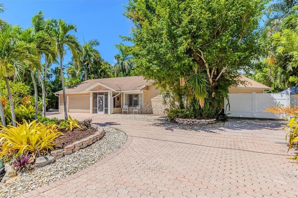 221 Viking Way, Naples, photo 2