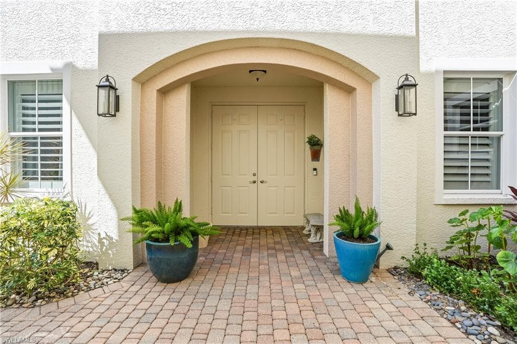 587 Avellino Isles Cir #101, Naples, photo 3